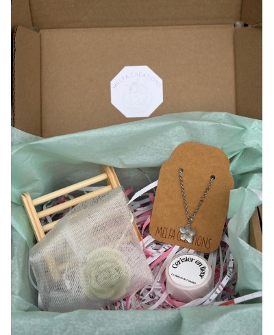 Box mensuelle avril 2026 collier argenté