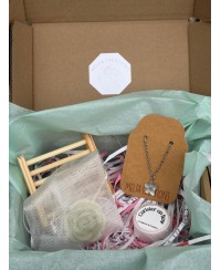 Box mensuelle avril 2026 collier argenté