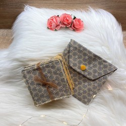 Pochette et lingettes hexagone taupe